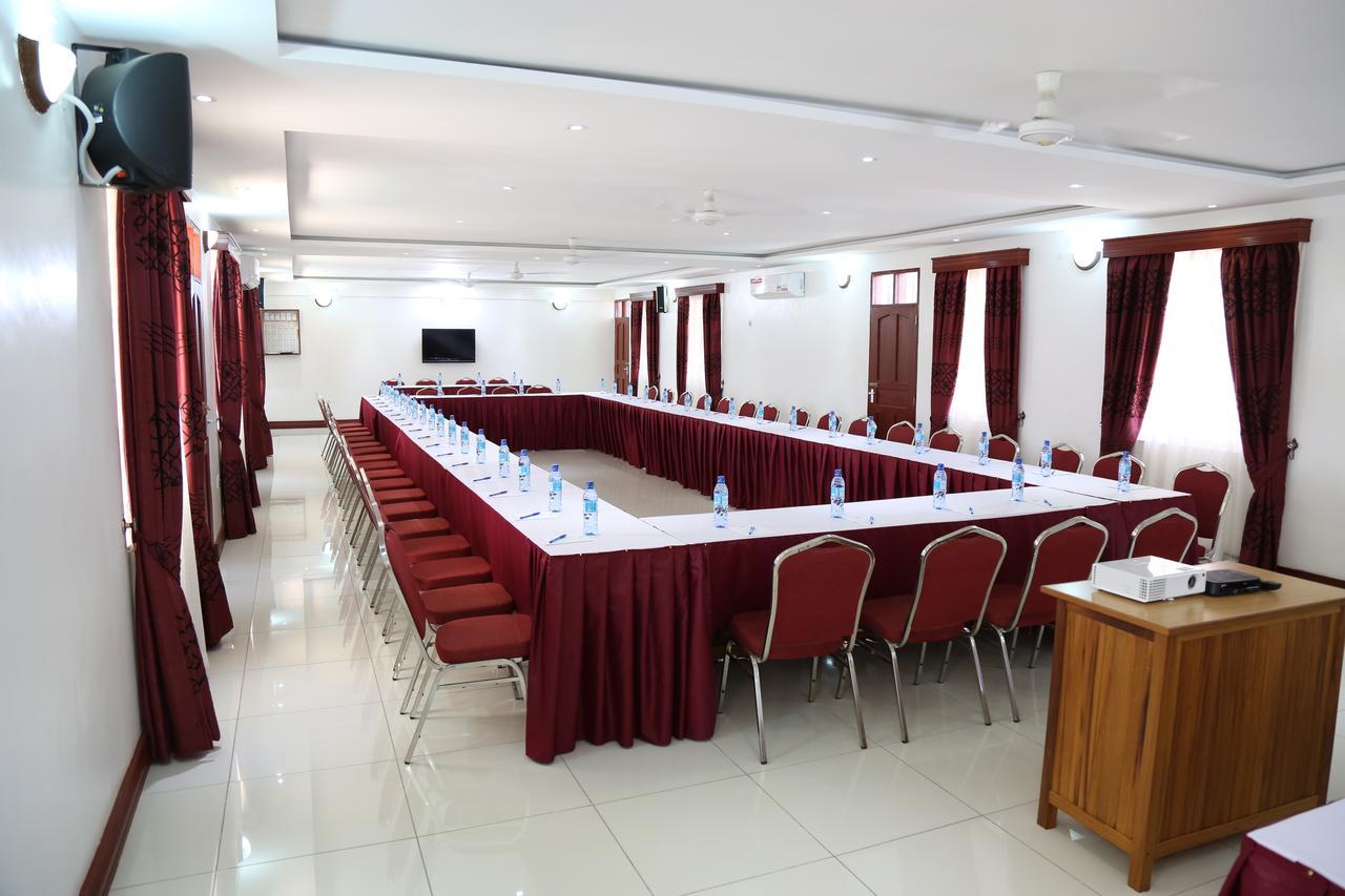 Prestige Leisure Hotel Мтвапа Екстериор снимка